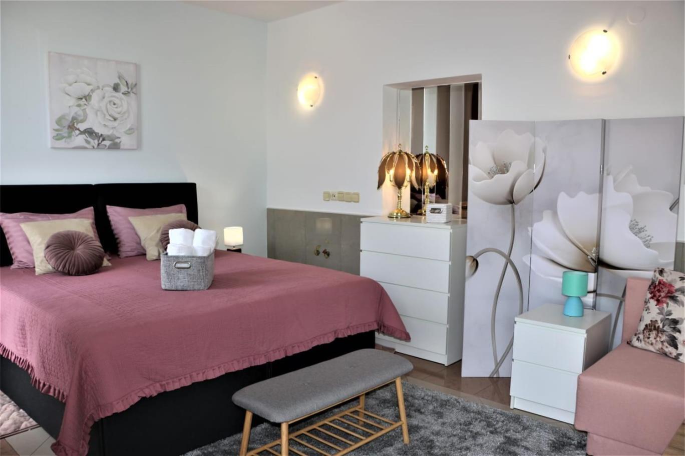 Carla -79 M2 -1 Bedroom -1 Bathroom -2 Wc
