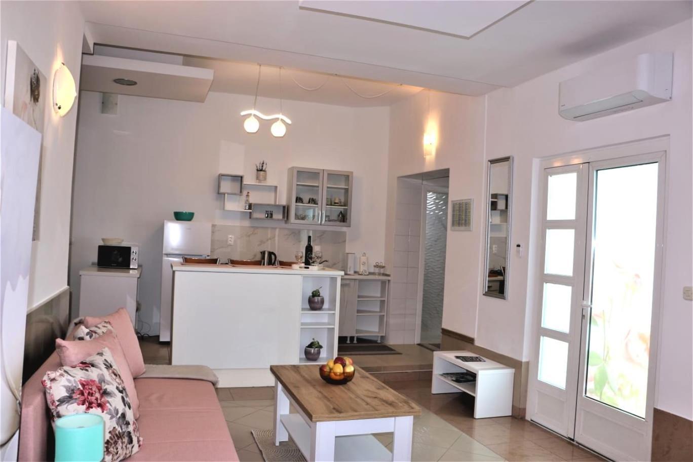 Carla -79 M2 -1 Bedroom -1 Bathroom -2 Wc Apartament *