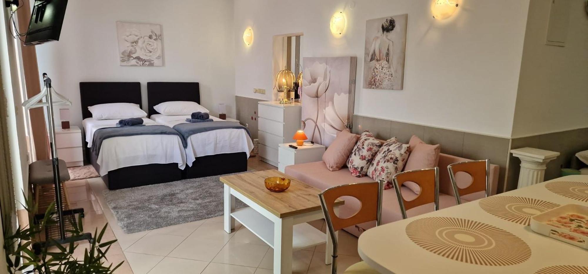 Apartament Carla -79 M2 -1 Bedroom -1 Bathroom -2 Wc *